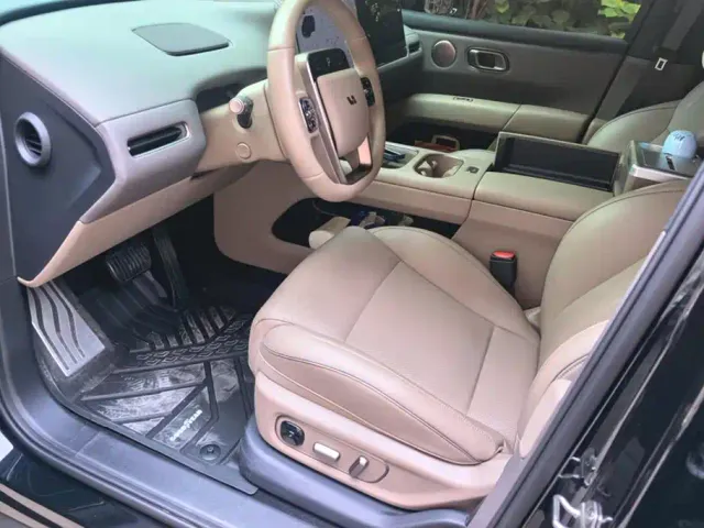 Li Auto i6 — Фото автомобиля 9