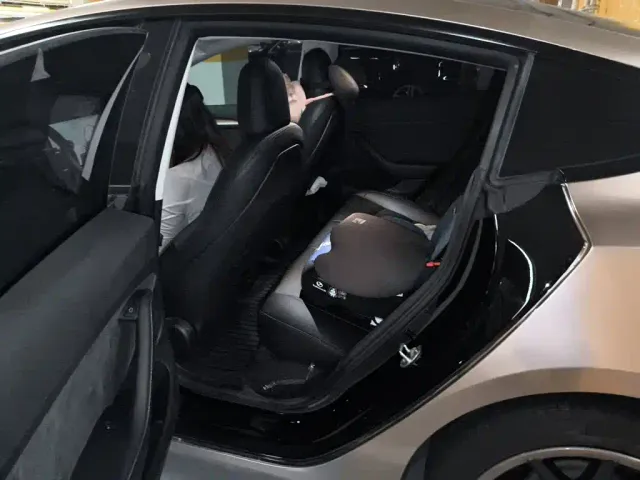 Tesla Model 3 — Фото автомобиля 13