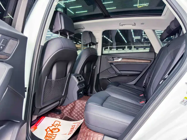 Audi Q5L — Фото автомобиля 15