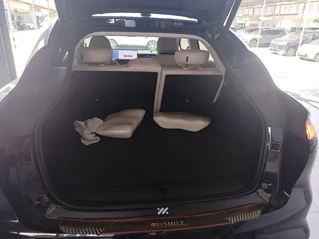 IM Motors LS6 — Фото автомобиля 14