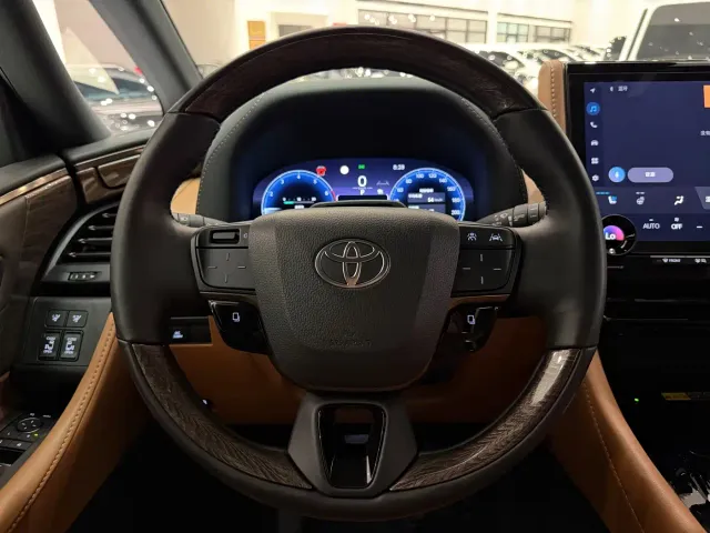 Toyota Alphard — Фото автомобиля 5
