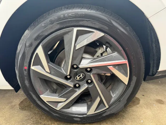 Hyundai Elantra — Фото автомобиля 5