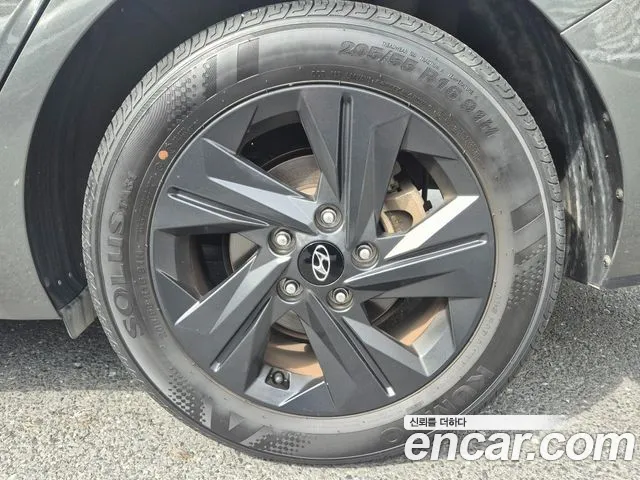 Hyundai Avante — Фото автомобиля 5