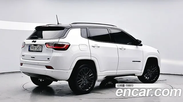 Jeep Compass 2nd Gen — Фото автомобиля 4