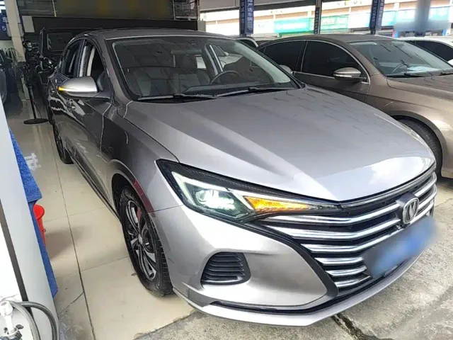 Changan Eado — Фото автомобиля 3
