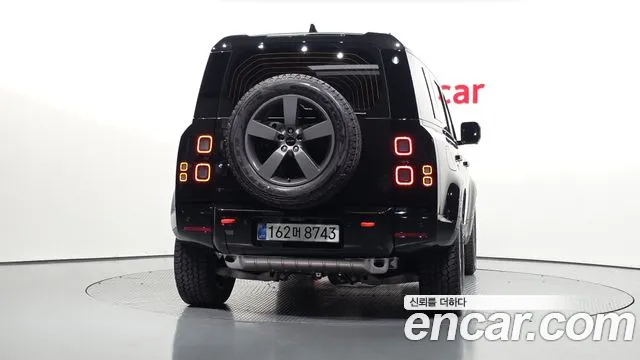 Land Rover Defender — Фото автомобиля 4
