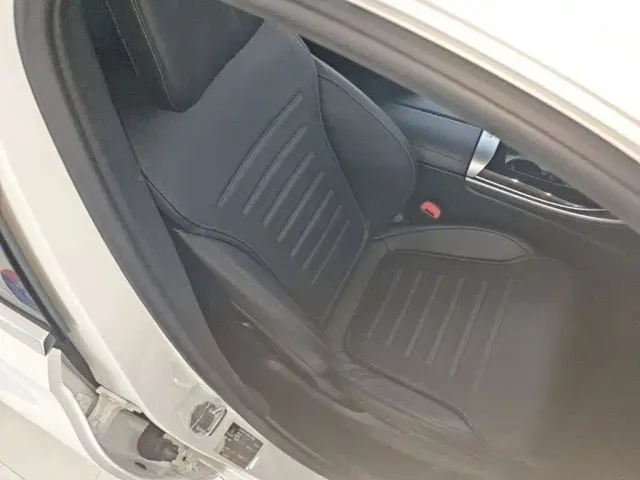 Mercedes-Benz C-Class — Фото автомобиля 24