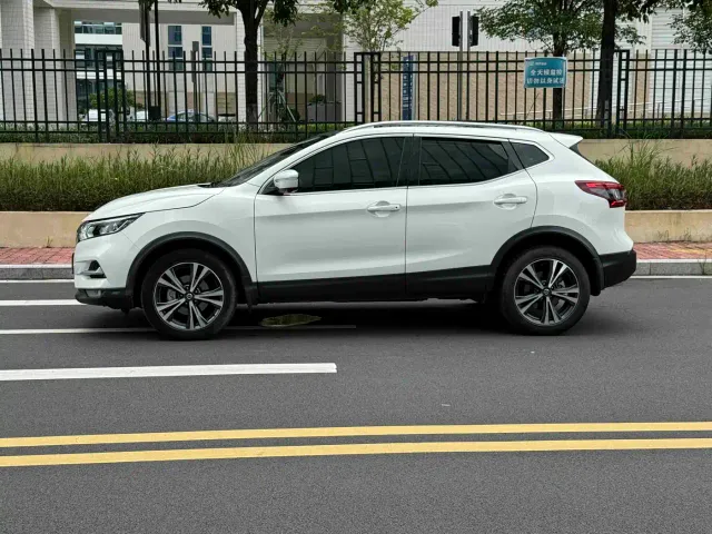 Nissan Qashqai — Фото автомобиля 16