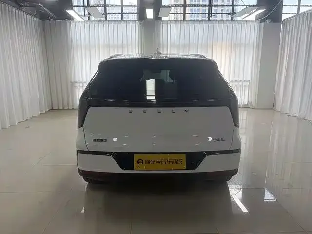 Geely Boyue L — Фото автомобиля 5