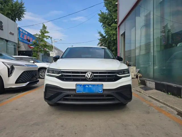 Volkswagen Tiguan L — Фото автомобиля 2