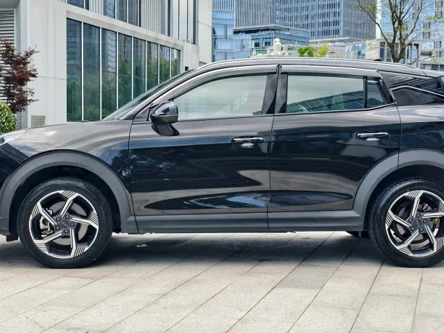 Lynk & Co 06 — Фото автомобиля 7