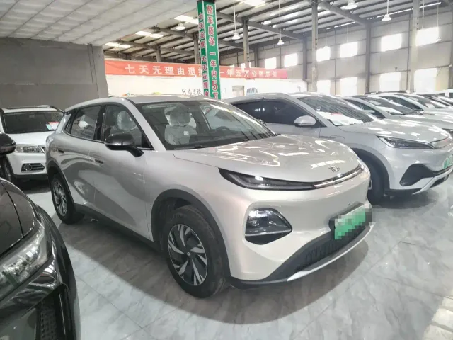 Changan Qiyuan Q05 — Фото автомобиля 2