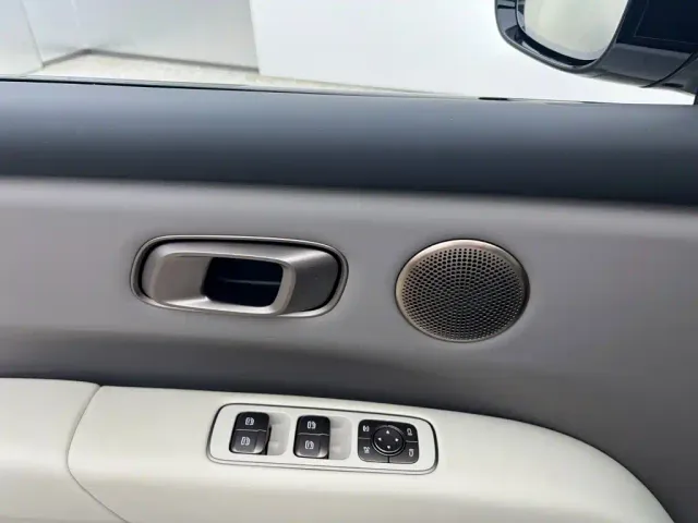 Li Auto i6 — Фото автомобиля 13