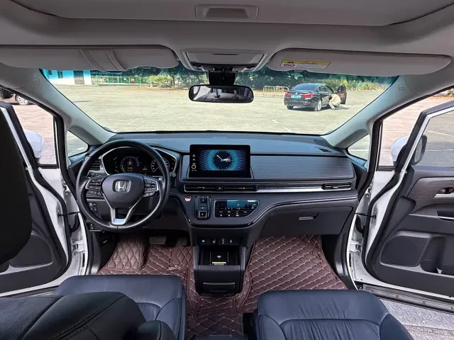 Honda Elysion — Фото автомобиля 8