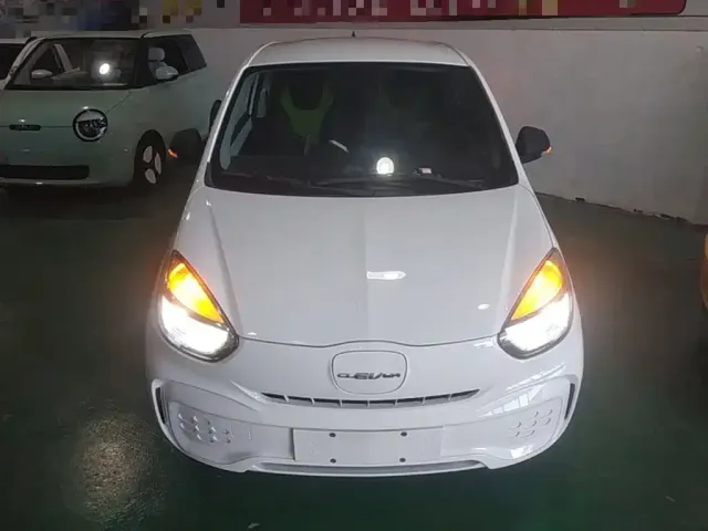 Roewe Kaiwei CLEVER 2021 302km New Four-Seat Super Edition — Фото автомобиля 2