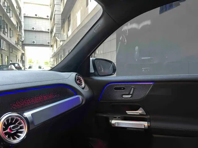 Mercedes-Benz EQB — Фото автомобиля 9