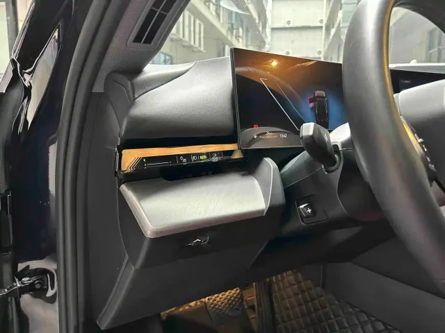 BMW 5 Series — Фото автомобиля 17