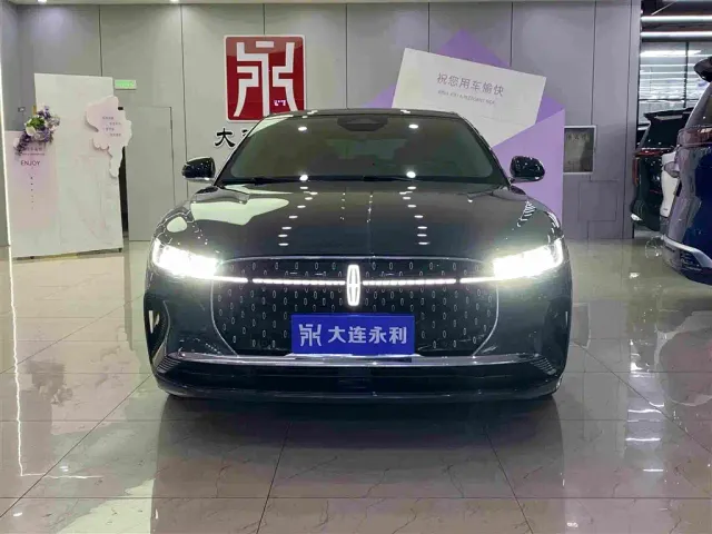Lincoln Z — Фото автомобиля 2