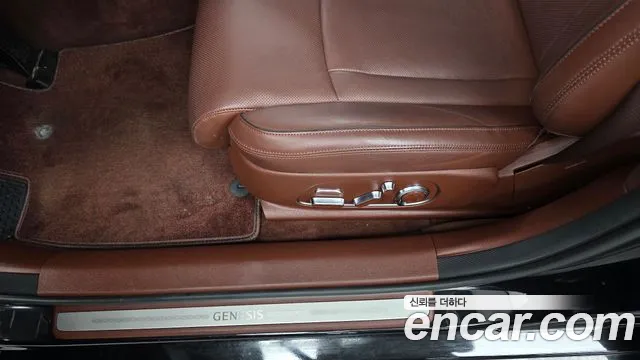 Genesis G90 Бензин 3.5 турбо AWD — Фото автомобиля 24
