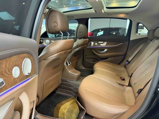 Mercedes-Benz E-Class — Фото автомобиля 9