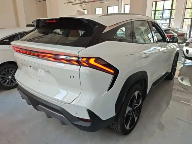 Geely Galaxy L7 — Фото автомобиля 6