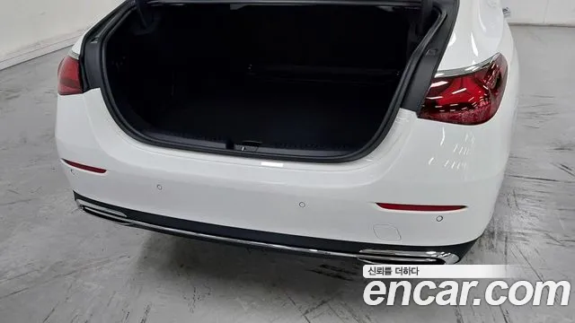 Mercedes-Benz E-Class W214 — Фото автомобиля 11