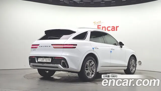 Genesis GV70 2.5T Бензин 2WD — Фото автомобиля 2