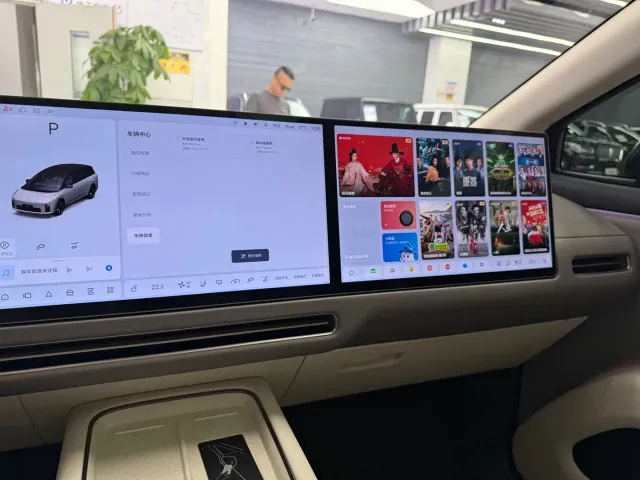 Li Auto i8 — Фото автомобиля 17
