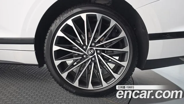 Hyundai Grandeur GN7 — Фото автомобиля 6