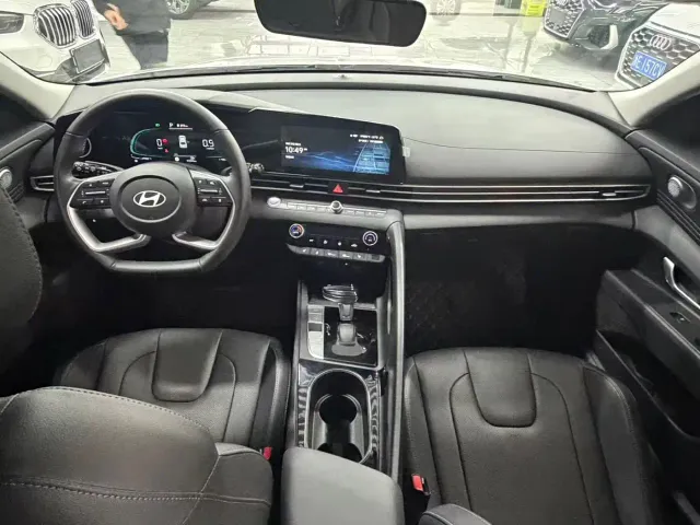 Hyundai Elantra — Фото автомобиля 7