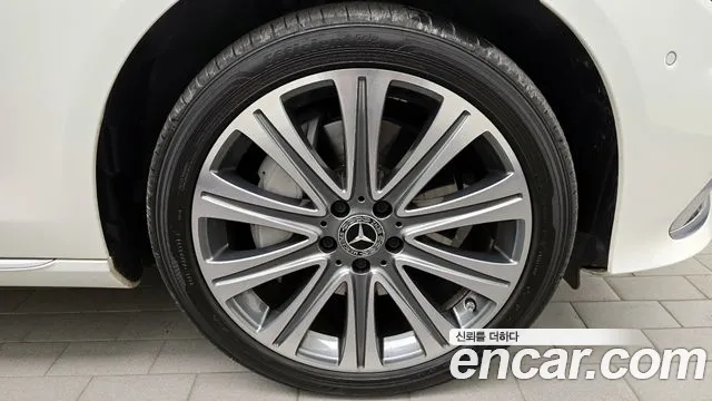 Mercedes-Benz E-Class E-класс W213 E350 4MATIC Exclusive — Фото автомобиля 5