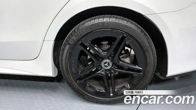 Mercedes-Benz CLS-Class — Фото автомобиля 21
