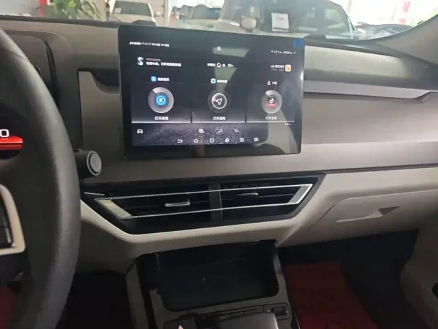 BYD Yuan Pro — Фото автомобиля 12