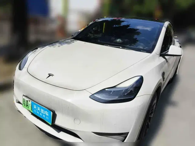 Фотография автомобиля — Tesla Model Y