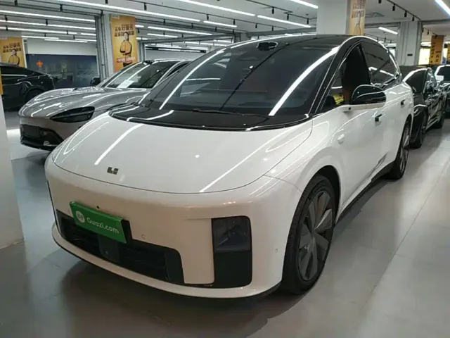 Фотография автомобиля — Li Auto i8