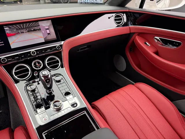 Bentley Continental — Фото автомобиля 13