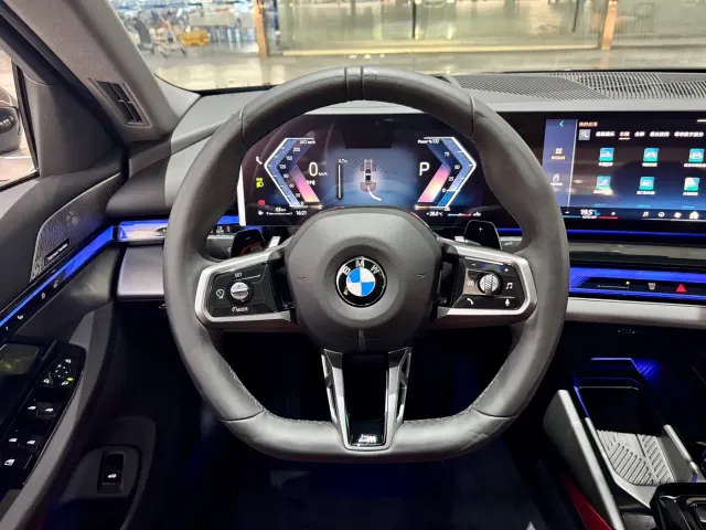 BMW 5 Series — Фото автомобиля 9