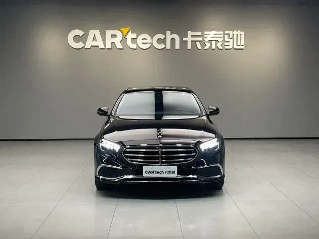 Mercedes-Benz E-Class — Фото автомобиля 2