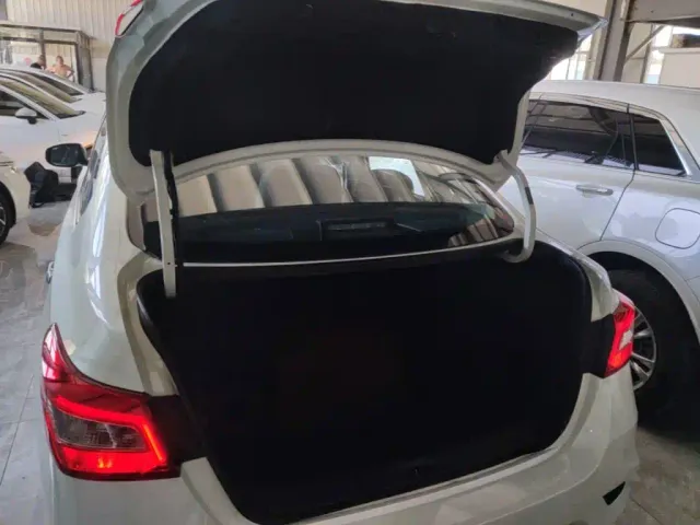 Nissan Sylphy — Фото автомобиля 14