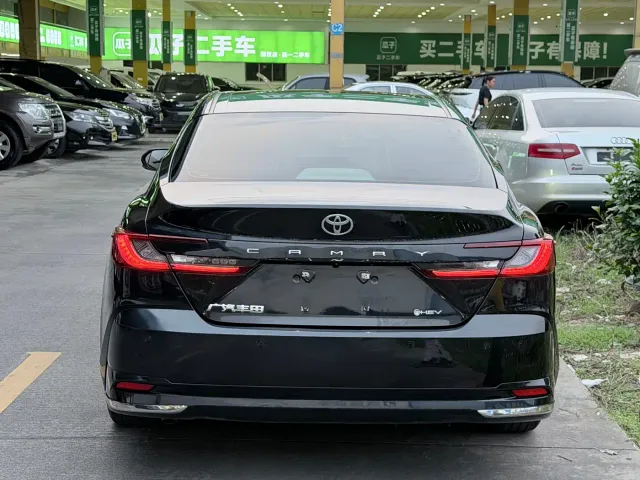 Toyota Camry — Фото автомобиля 12
