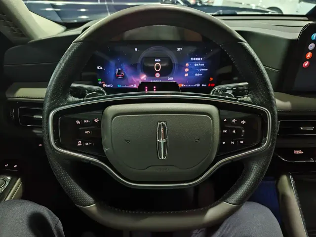 Lincoln Aviator — Фото автомобиля 10
