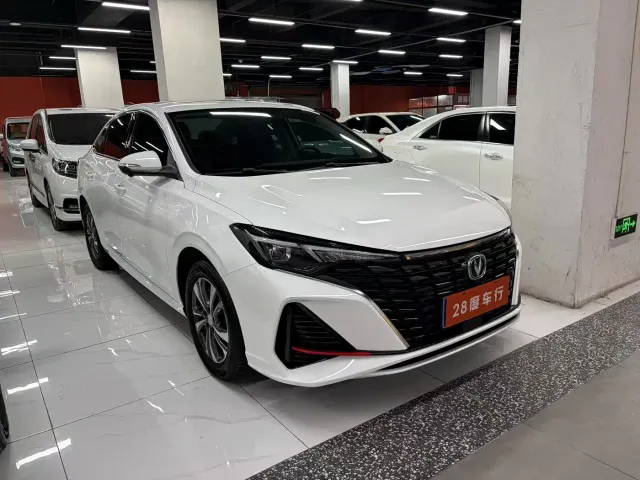 Changan Eado — Фото автомобиля 3