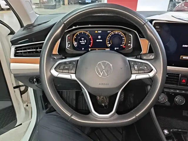 Volkswagen Bora — Фото автомобиля 10