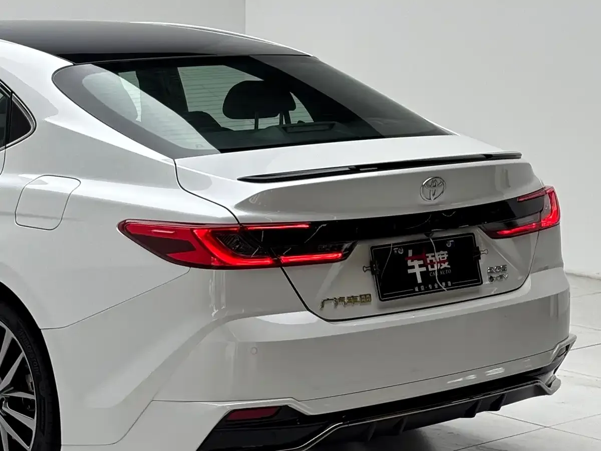 Toyota Camry 2024 Model Dual Hybrid 2.0HXS Sport Plus Edition — Фото автомобиля 12