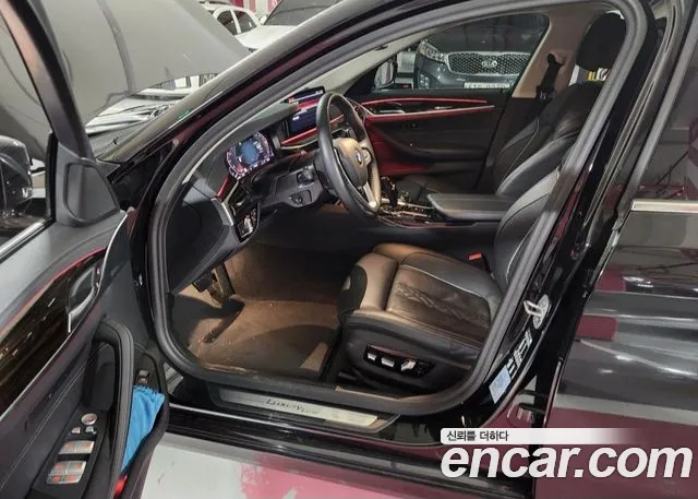 BMW 5-Series 5 серия (G30) 523d Luxury — Фото автомобиля 3