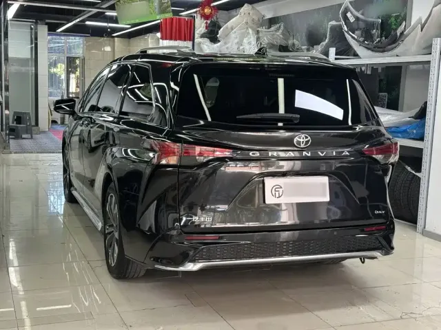 Toyota Granvia — Фото автомобиля 19