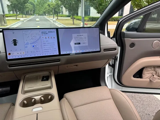Li Auto i6 — Фото автомобиля 20