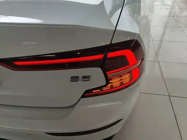 Volvo S60 — Фото автомобиля 7