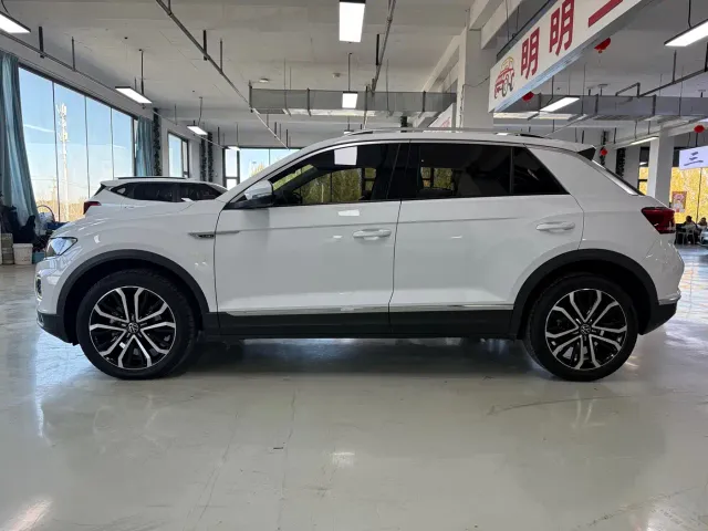Volkswagen T-Roc — Фото автомобиля 3