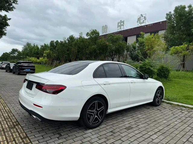 Mercedes-Benz E-Class — Фото автомобиля 9